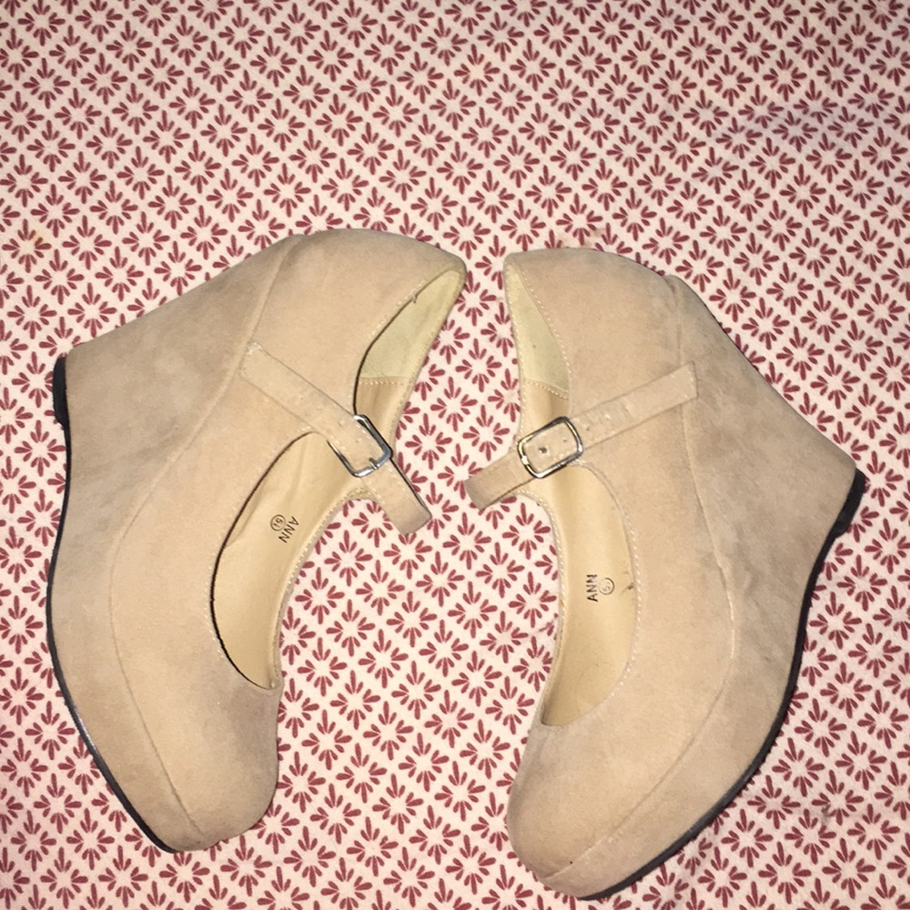 NUDE WEDGES☀️